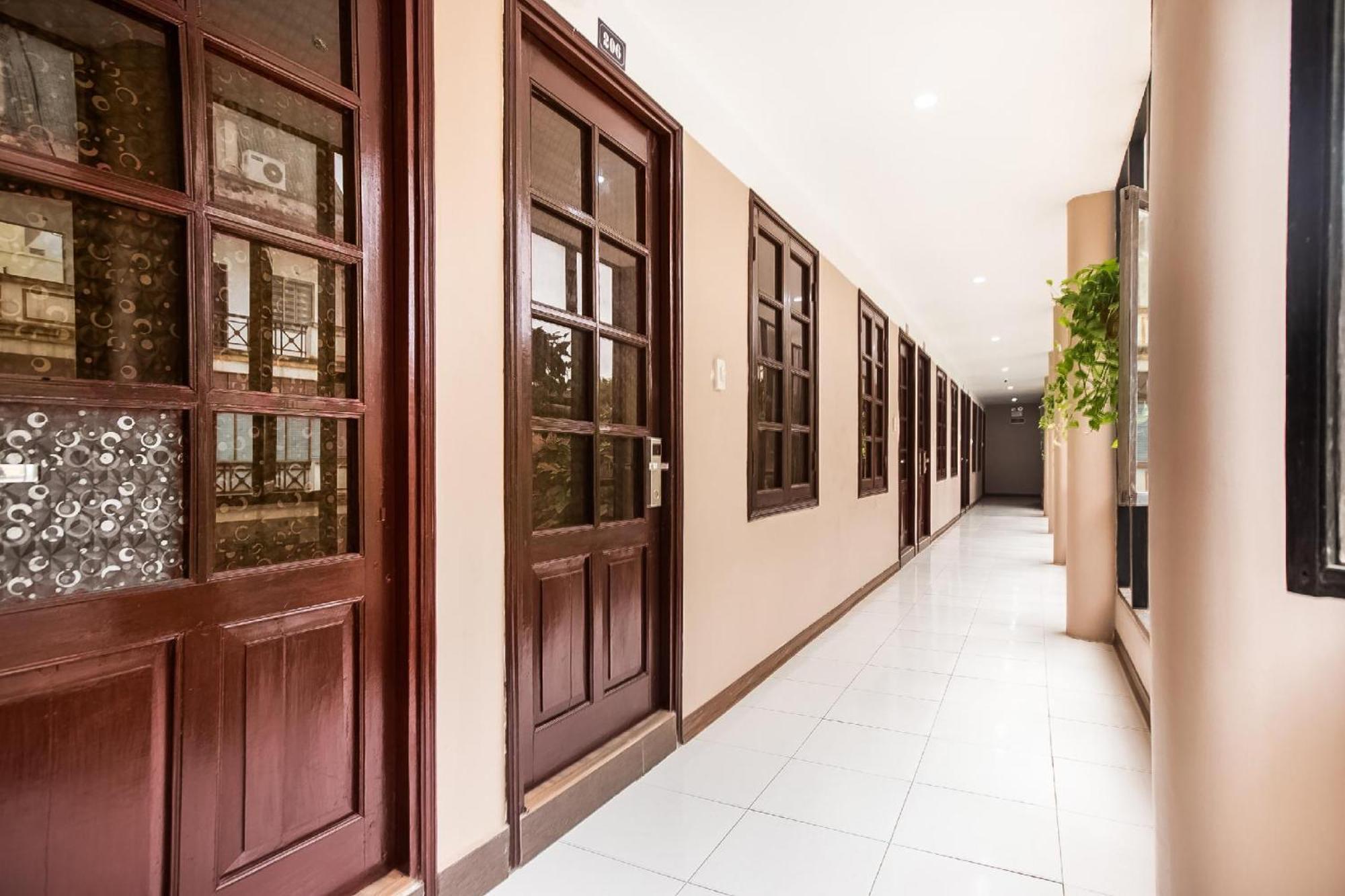 Khach San Giao Thong Hotel Hanoi Kültér fotó
