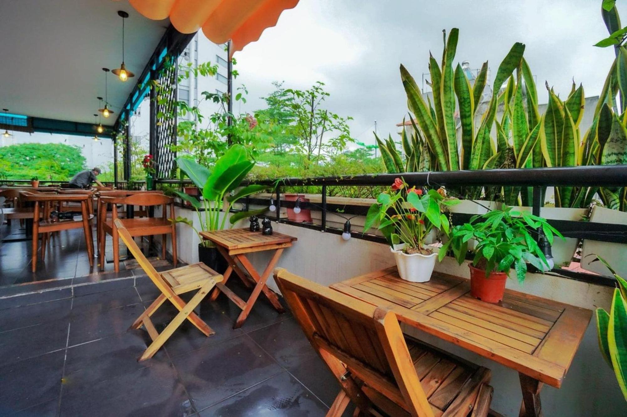 Khach San Giao Thong Hotel Hanoi Kültér fotó